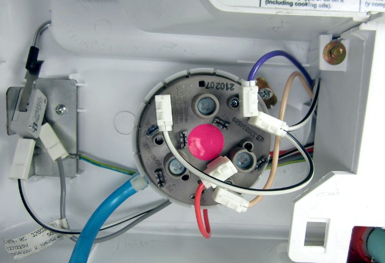 Замена датчика воды в стиральной машине Mastercook